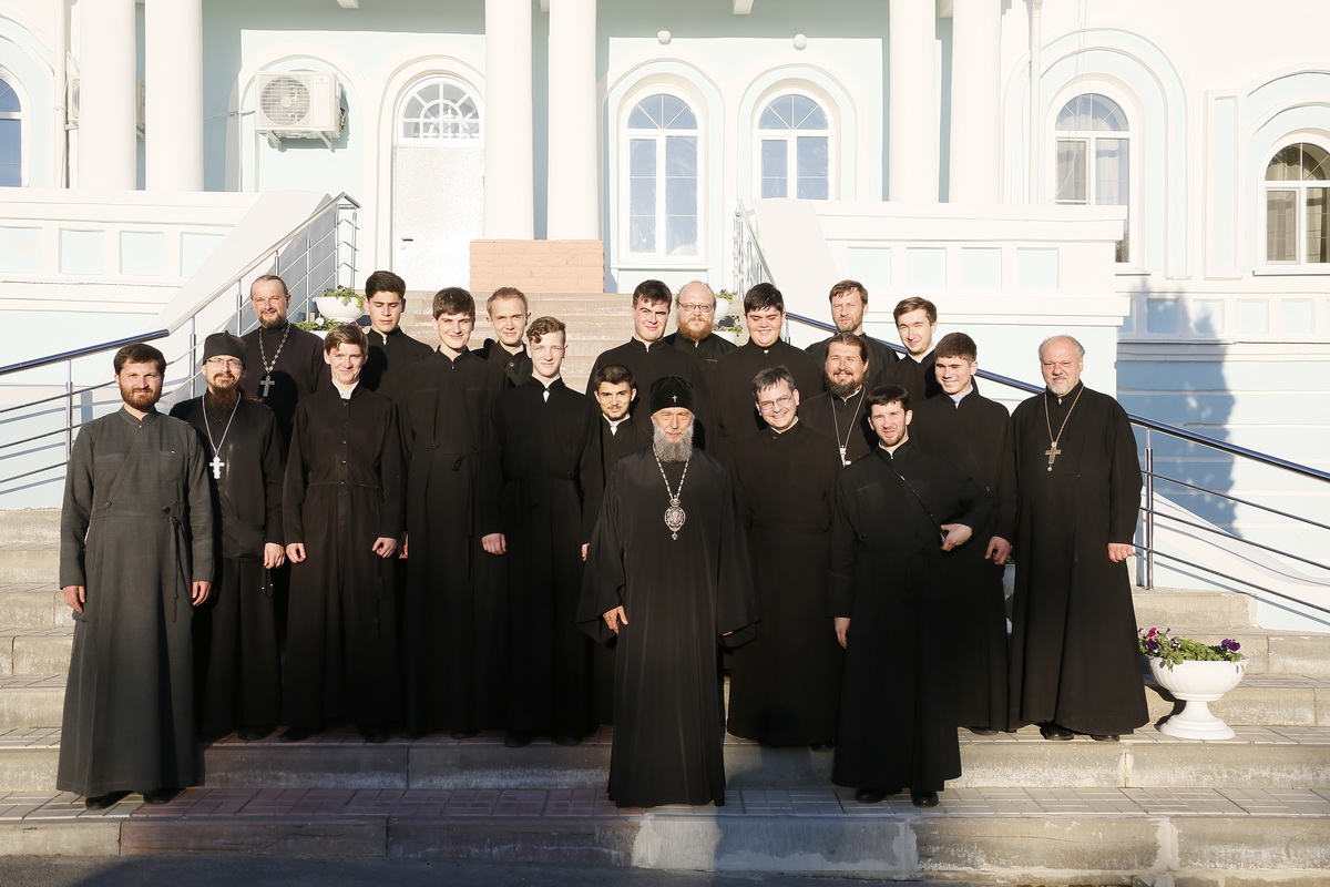 Служение трех архиереев в Свято-Предтеченском храме при Саранской Духовной Семинарии